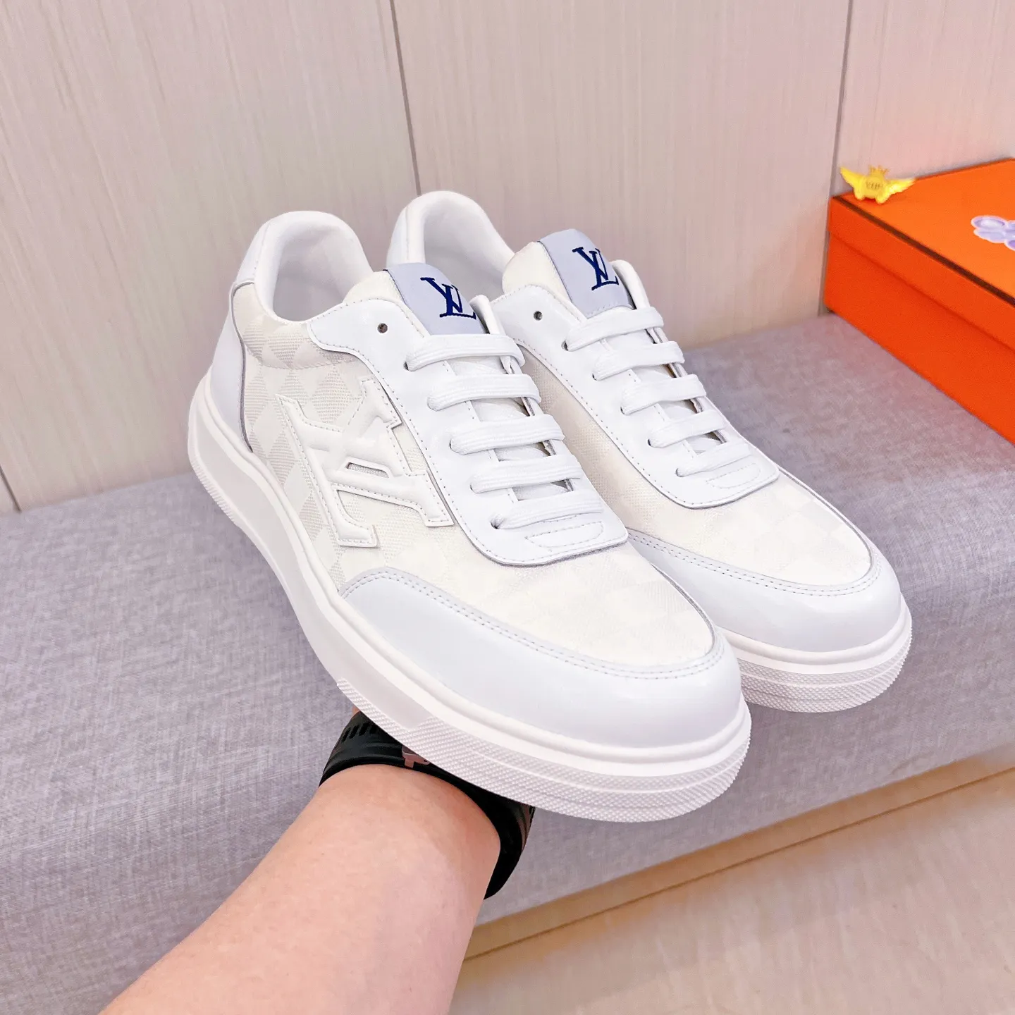 Men's Men's Shoes Men's Shoes💰 420 Men's Men's Shoes💰[LV]🔥Louis Vuitton Men's high-end brand official website 1:1 Latest masterpiece: The upper is made of Italian imported first-layer cowhide with a comfortable and breathable lining➕Original non-slip and wear-resistant outsole🔥, making walking more convenient and comfortable! An exclusive new model, a stunning work, a beautiful 1:1 replica [color] compared to the official quality! Create a fashionable personality to set off your uniqueness! A must-have for trendy men! Classic🔥Size: 38-44 Color: 🔥Multiple colors available🔥.